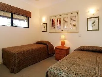 Waterfront Terraces Aparthotel Cairns